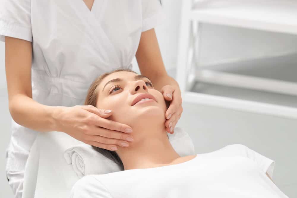Hydrafacial quels bénéfices contre l’acné