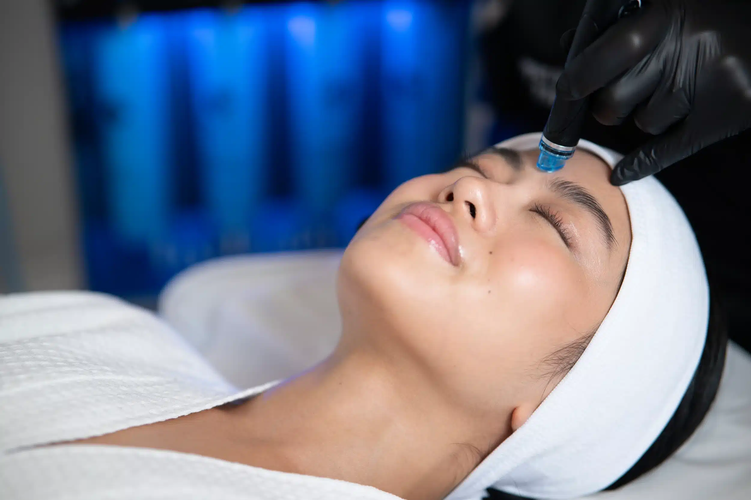 Soin Hydrafacial à Paris : comment améliorer votre texture de peau et votre teint ?