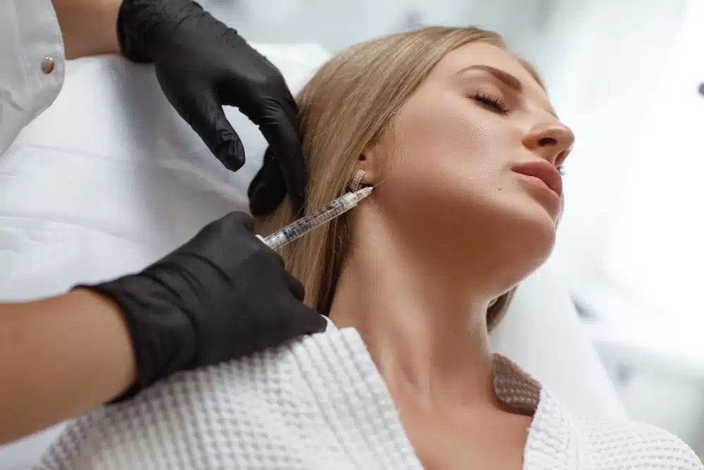 Pourquoi l'ovale du visage se relâche et comment le corriger ?