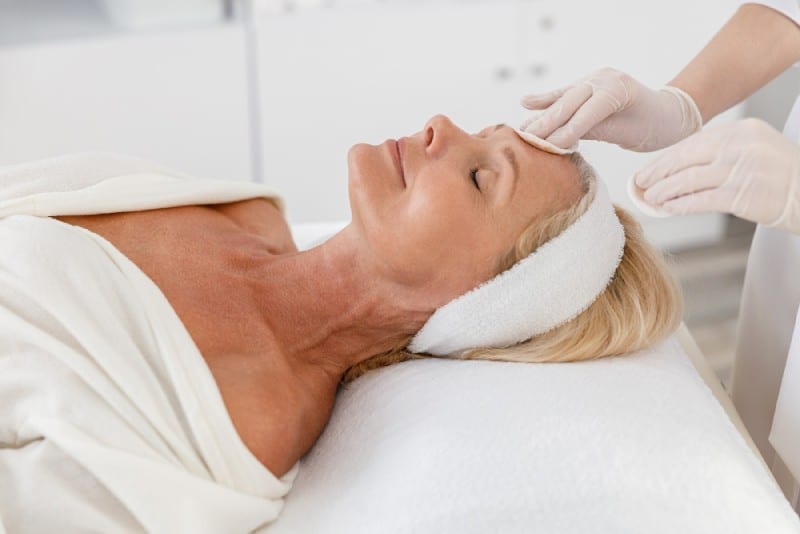 Traitement pour peau mature et déshydratée : conseils pour bien hydrater